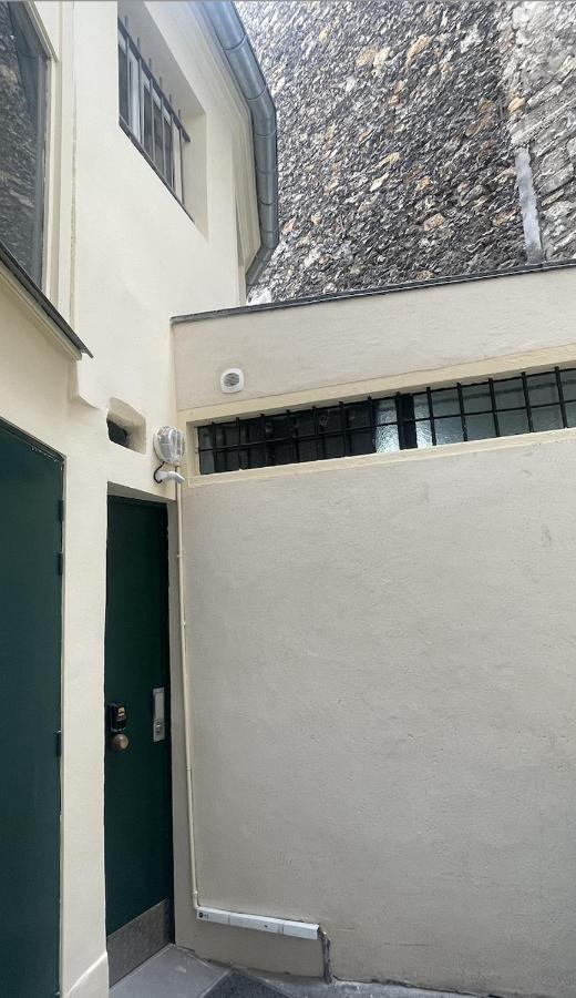 Beau studio meublé 2min du Moulin Rouge París Exterior foto